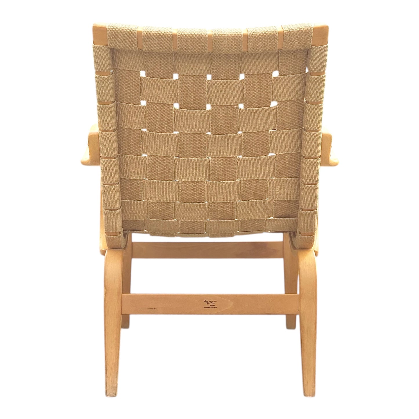 Baksida stol fåtölj Eva Bruno Mathsson Design ikonisk svensk möbeldesign vintage år 1972 stomme i bok flätad sadelgjord brännmärkt Firma Karl Mathsson