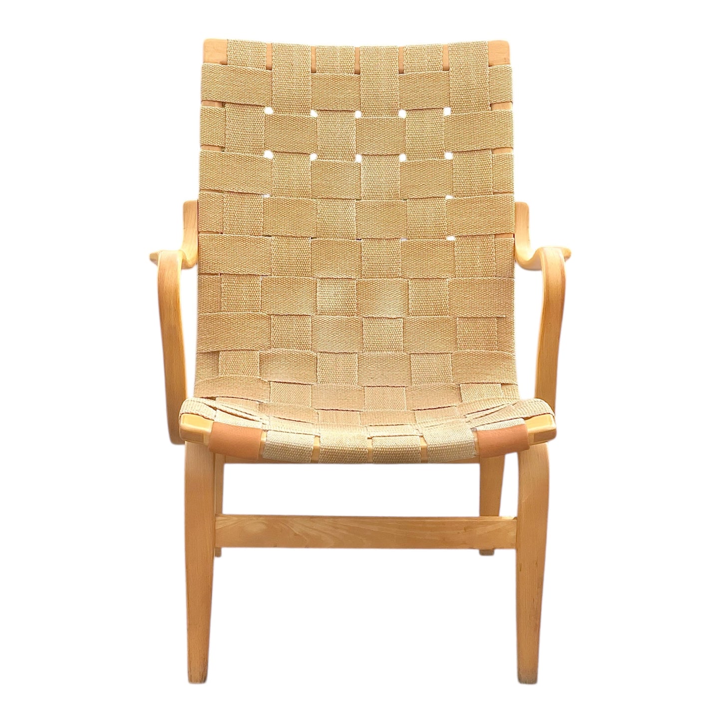 Framsida stol fåtölj Eva Bruno Mathsson Design ikonisk svensk möbeldesign vintage år 1972 stomme i bok flätad sadelgjord