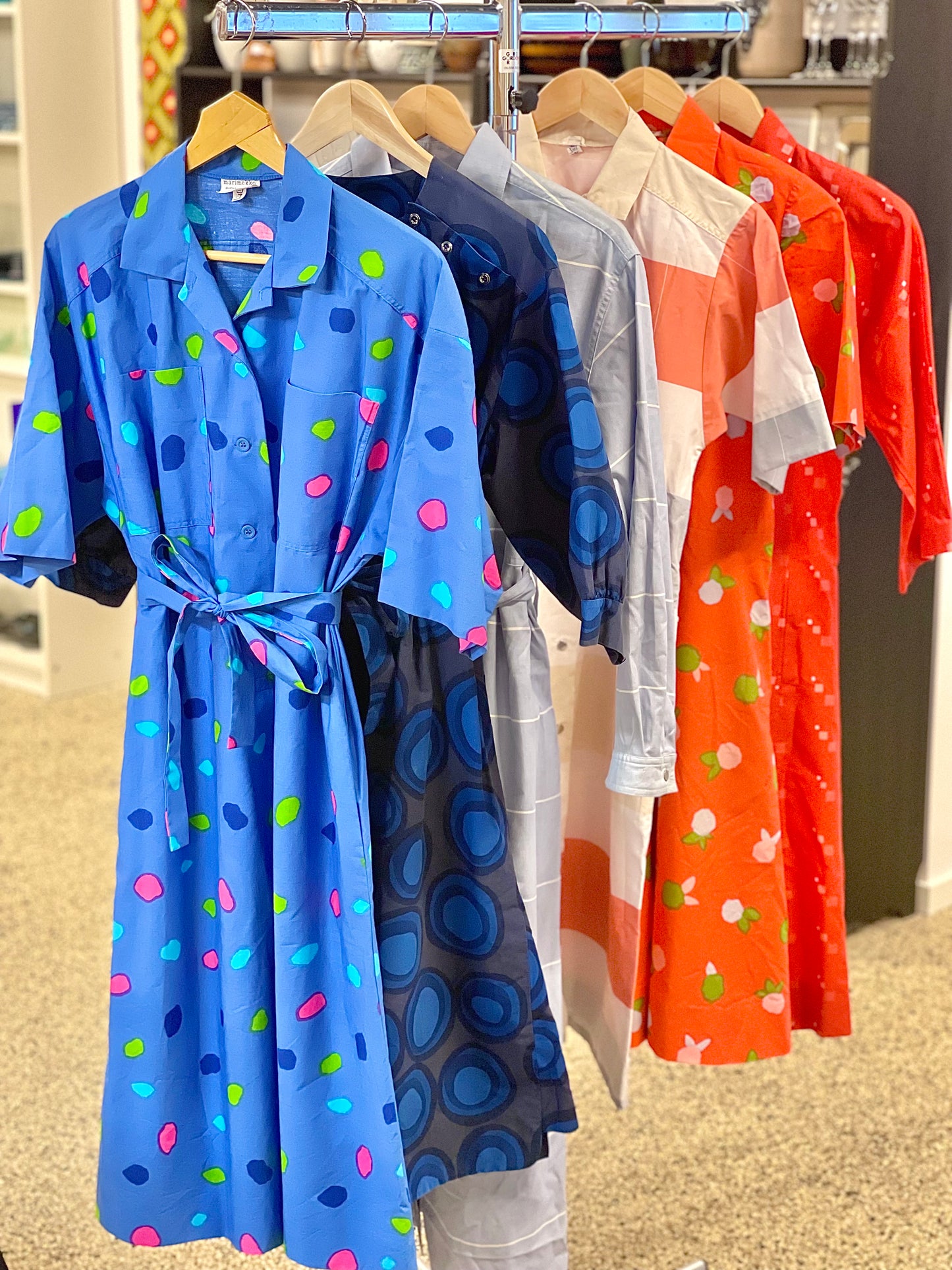 Klänningar retro vintage Marimekko Suomi Finland design bomull blå prickig flerfärgad fickor