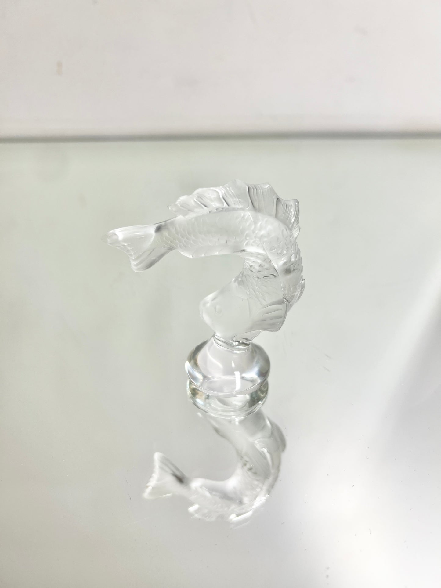 FIGURIN Lalique Papperstyngd Koi-fisk Glas Signerad