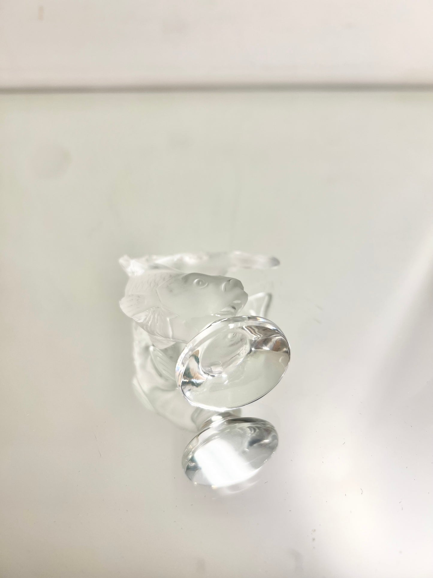 FIGURIN Lalique Papperstyngd Koi-fisk Glas Signerad