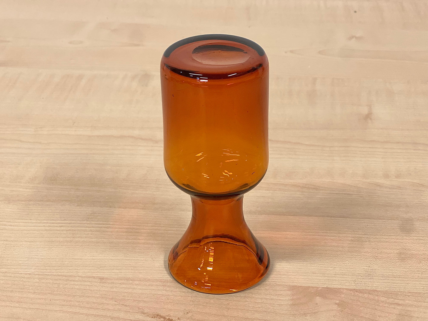 undersida-erik-hoglund-brunt-glas