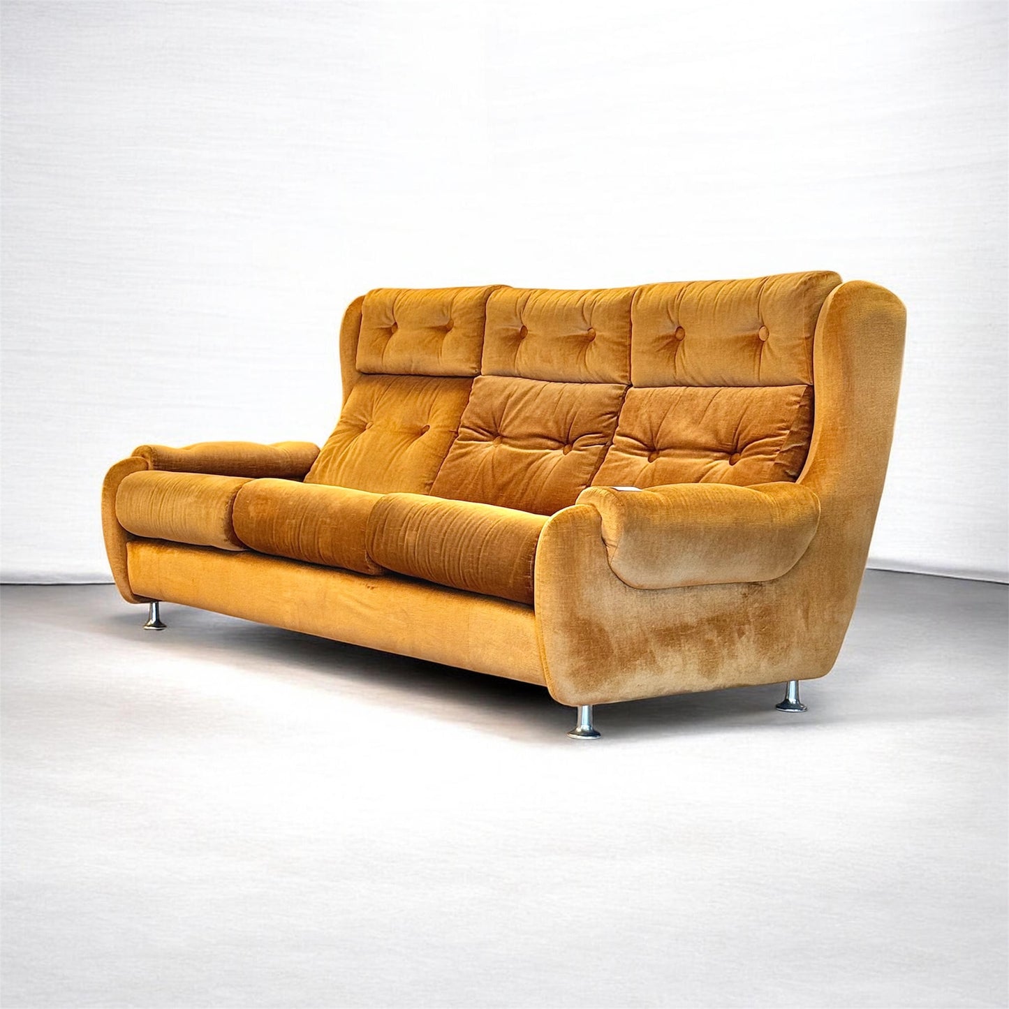 Lejongul designsoffa, plysch 1970-tal, vintage